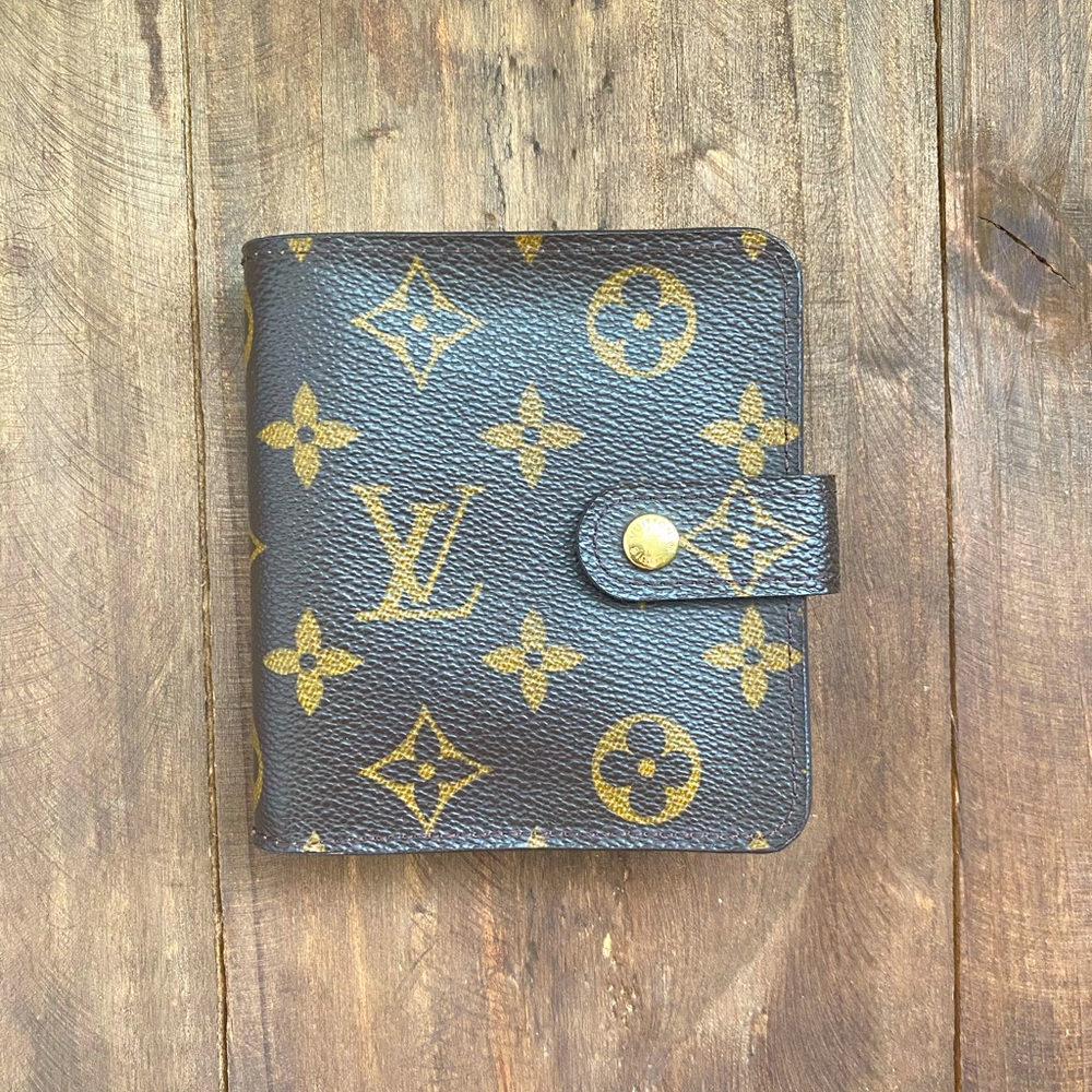 Louis Vuitton compact monogram wallet